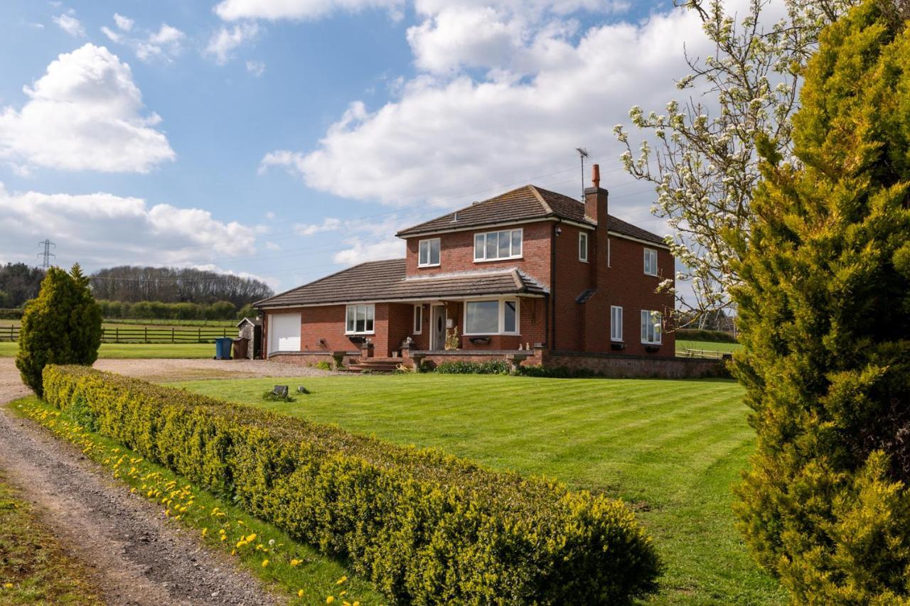 Tixall Manor Farm Stafford Exterior photo